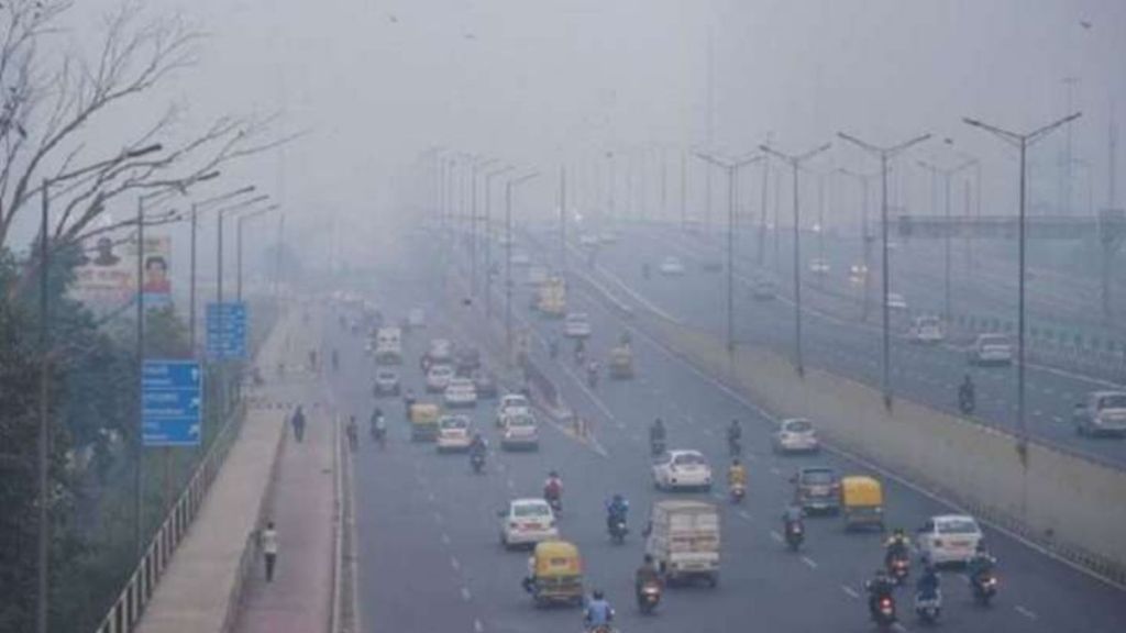 Delhi faces another 'very poor' air day with AQI at 337