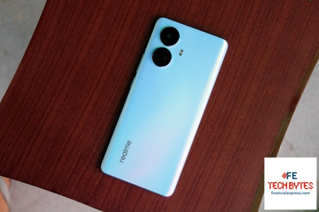 Realme has paired this premium display with a symmetrical plastic back and depending on the colour you choose, you can get it in both glossy and matte finishes. The cameras are stacked vertically. The overall design is clean and minimal. As is usually the case with most Realme phones, the Realme 10 Pro Plus is also very slim and light measuring just 7.78mm and weighing in at 173g.