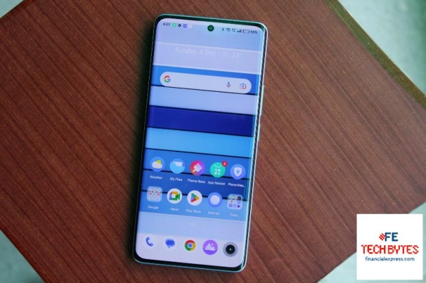 Right out of the gate, the Realme 10 Pro Plus’s biggest USP is its curved AMOLED screen. Realme goes so far as to claim that it’s offering the segment’s first “flagship-level” curved display with virtually non-existent side (1.41mm) and bottom (2.3mm) bezels. There is a tiny punch-hole cutout at the centre of this display housing a 16MP selfie camera that can record up to 1080p@30fps videos. Biometrics are handled by an in-display fingerprint reader, that works well 9 out of 10 times.