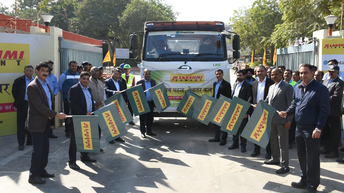 JK LAKSHMI CEMENT FLAGGED OFF BLUE ENERGY MOTORS LNG TRUCKS AT A CEREMONY CONDUCTED AT THEIR PLANT IN JK PURAM, SIROHI