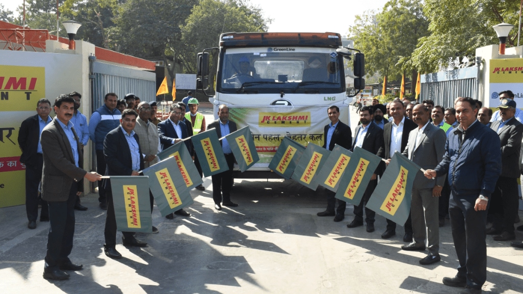 JK LAKSHMI CEMENT FLAGGED OFF BLUE ENERGY MOTORS LNG TRUCKS AT A CEREMONY CONDUCTED AT THEIR PLANT IN JK PURAM, SIROHI