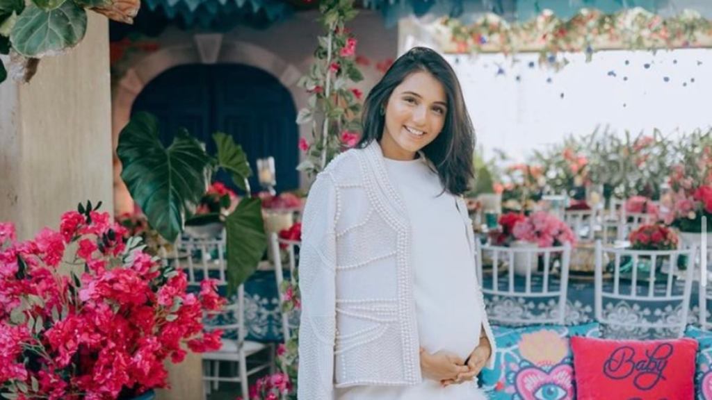 Pregnant, Masoom Minawala, Masoom Minawala pregnant, Masoom Minawala pregnancy, Masoom Minawala fitness, Masoom Minawala lifestyle, who is Masoom Minawala