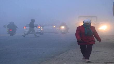 Delhi winter, winter, delhi cold, temperature in india, flights delayed, trains delayed, travel