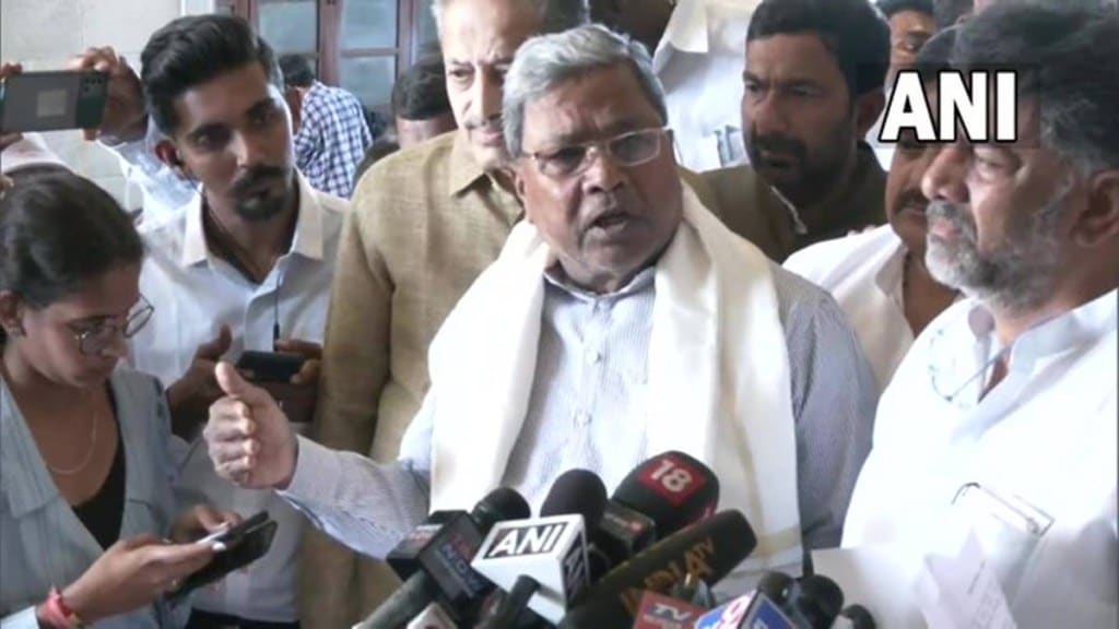 Siddaramaiah on Savarkar poster