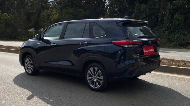 Toyota Innova Hycross price in india