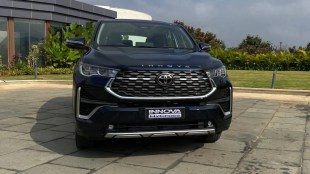 Toyota Innova HyCross