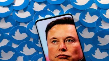 EU warns Musk to beef up Twitter controls ahead of new rules
