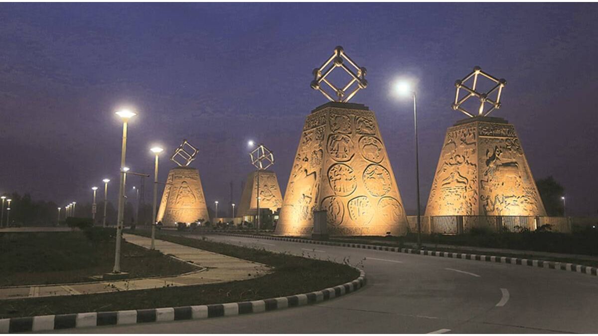 The ARTRAC will sponsor officers to undergo on-campus and off-campus educational programmes.