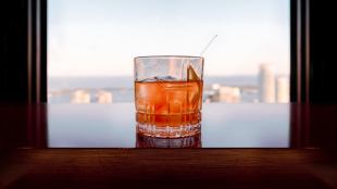 cocktail, cocktail ice, cocktail garnishing, importance of ice in whisky, whisky, rum, bacardi, best alcohol, lifestyle