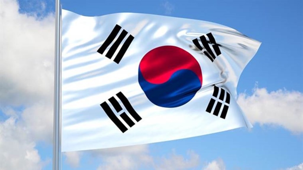 There were no immediate reports of injuries or major clashes from the protests near the National Assembly in Seoul. (IE)