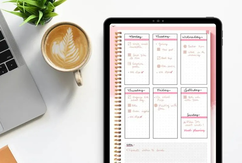 Some of the most used and downloaded journaling applications of 2022 are Day One, Memento, Five Minute Journal, Daylio and Grid Diary. (Photo Credits- paperlike)