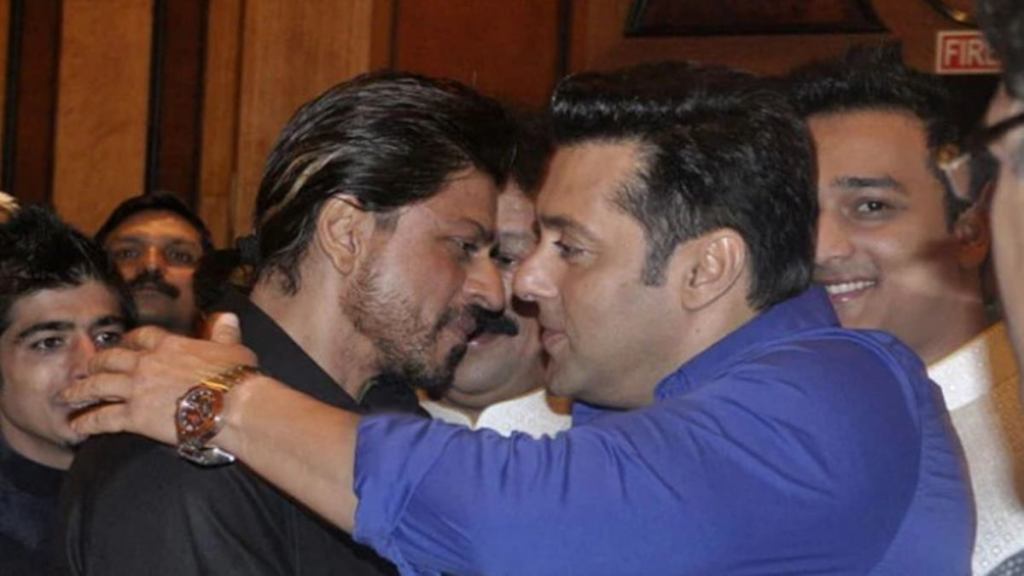 Shah Rukh Khan attended Salman Khan's birthday party Shah Rukh Khan attended Salman Khan's birthday party