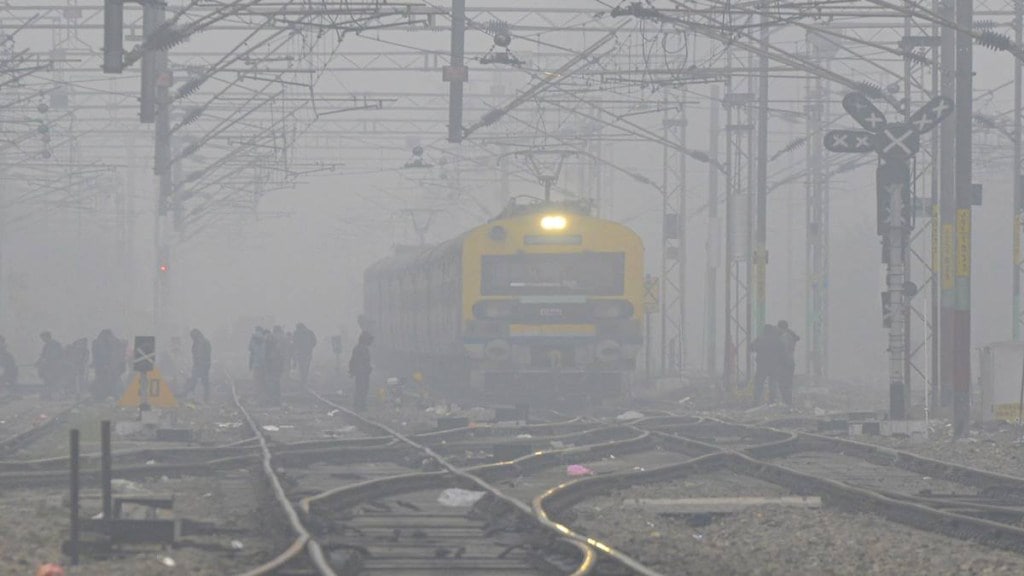 cold wave, cold wave in delhi, cold wave in delhi today, cold wave delhi temperaure, train late, train late status, train late history, train late news, train late ticket cancellation rules, train late today, train late today news, train delay, train delay today news