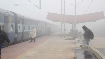 train foggy weather, railway foggy weather, train in fog weather, trains in fog weather, train accidents in foggy weather, indian railway on foggy weather, fog affected trains, railway on foggy weather, railway on foggy weather in delhi, rail movement in fog, indian railways, delhi cold, delhi train delay