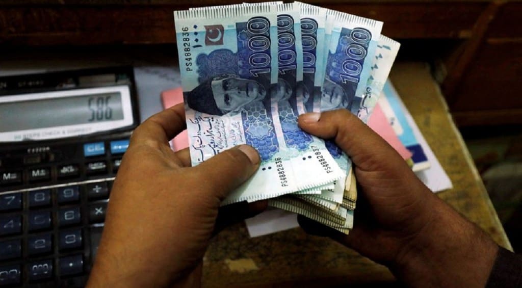 IMF, economic crisis, Pakistan, economic reforms, fiscal reforms, funding, import, fuel subsidies, local currency, interest rates, energy costs