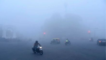 Air pollution Delhi govt bans plying of BS-III petrol, BS-IV diesel vehicles till Friday Air pollution Delhi govt bans plying of BS-III petrol, BS-IV diesel vehicles till Friday