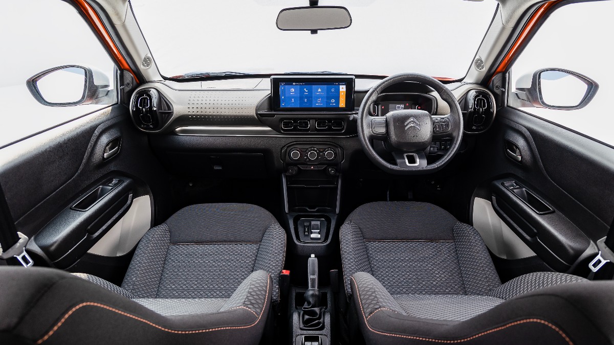 The interior of Citroen eC3 is featuring two centre console options- a bright orange and grey. The main attraction is the 10.25-inch infotainment touchscreen which is compatible with both Apple CarPlay and Android Auto. Additionally the infotainment system gets over 35 connected car features.