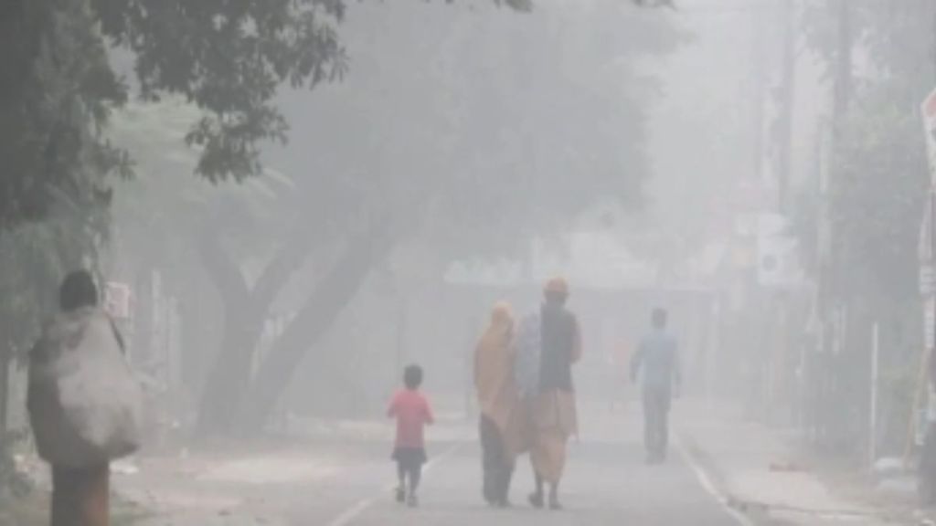 Cold wave, delhi temperature today, delhi weather update
