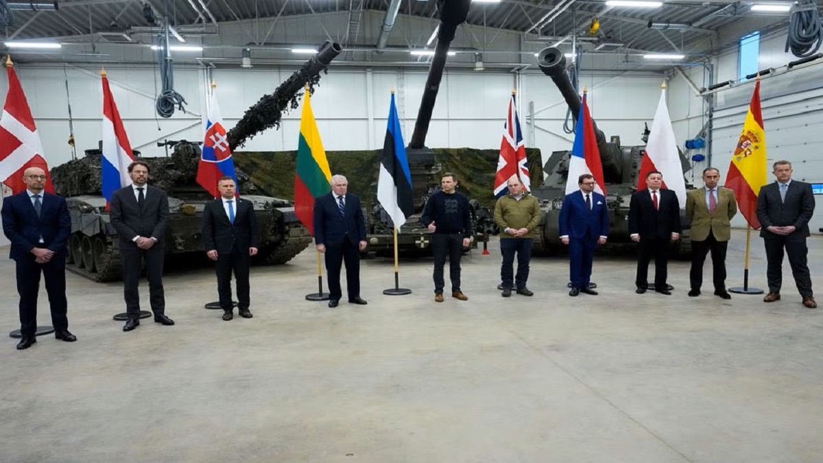 NATO countries pledge to supply heavy military equipment to Ukraine ...