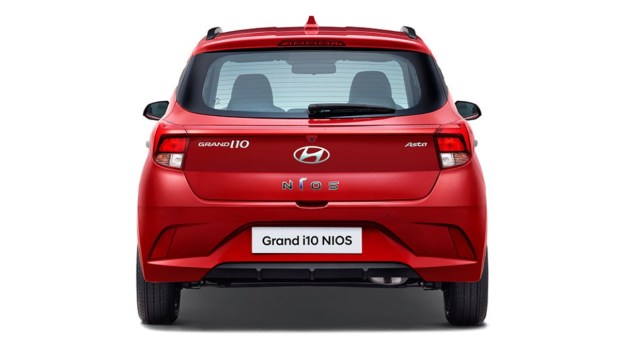 grand i10 nios rear