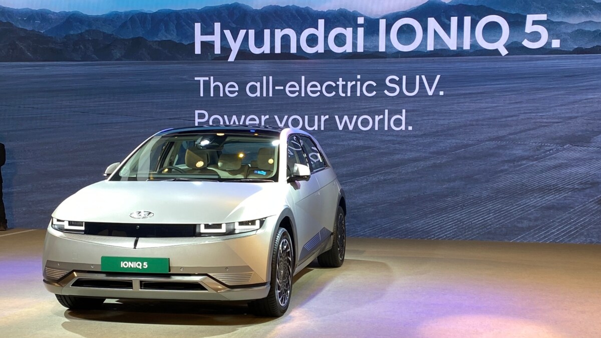 Hyundai Motor India officially announced the prices of the Ioniq 5 EV at the Auto Expo 2023. The all-new Hyundai Ioniq 5 has been launched in India at an introductory starting price of Rs 44.95 lakh, ex-showroom.