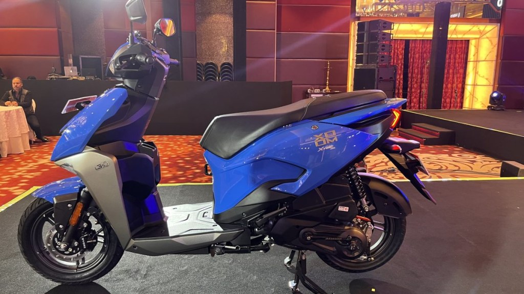 Hero Motocorp launches high-tech 1100cc scooter- Zoom