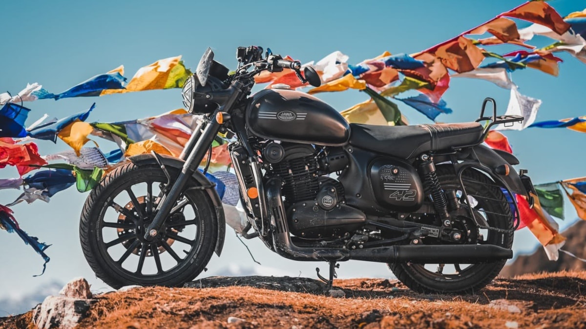 Jawa Motorcycles has unveiled a special new Jawa 42 'Tawang Edition' at the Torgya Festival. This festival is celebrated by the Monpa community of Arunachal Pradesh to welcome a prosperous new year. 
