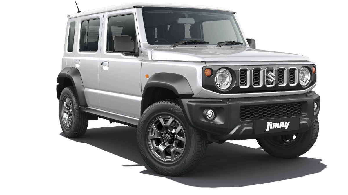 Next, we have the Pearl Arctic White colour variant of the Jimny.