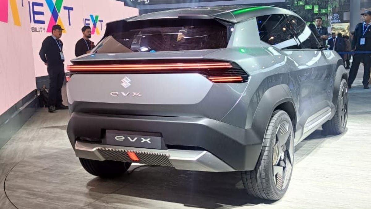 At the rear, one can see the connected LED taillamps of the eVX and a roof-mounted spoiler. There are also dual-tone bumpers along with crease & cuts on the body lines to make it look sportier.