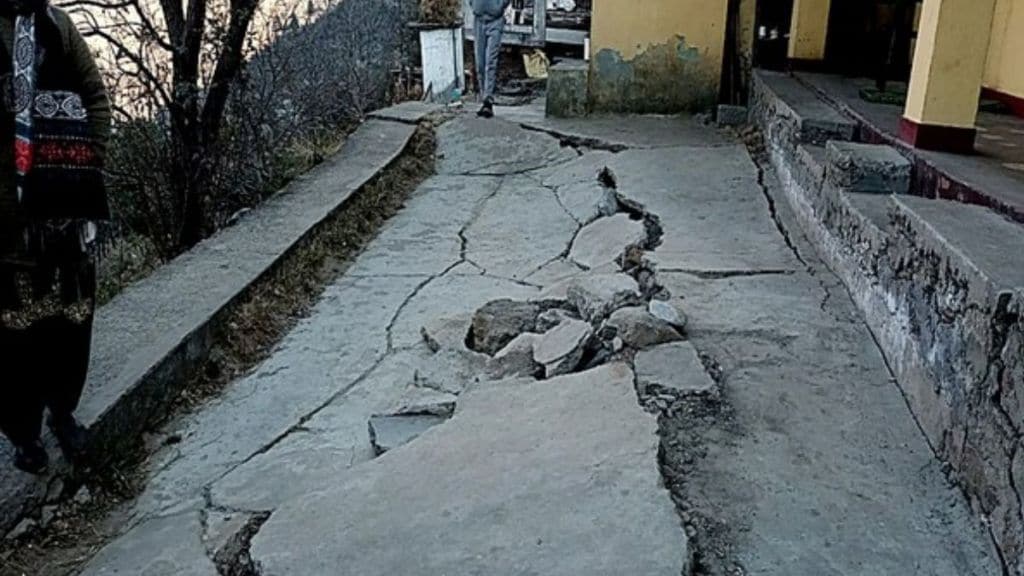 Cracks developed in Jos