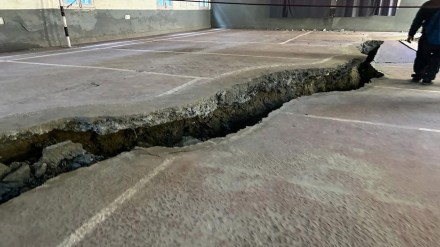 Cracks at a house in the Joshimath of Chamoli district of Uttarakhand. Cracks started appearing in the houses due to landslides causing panic spread in the whole city. (PTI Photo)
Cracks at a house in the Joshimath of Chamoli district of Uttarakhand. Cracks started appearing in the houses due to landslides causing panic spread in the whole city. (PTI Photo)