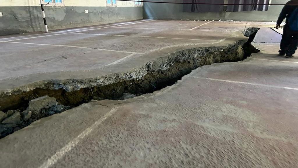 Cracks at a house in the Joshimath of Chamoli district of Uttarakhand. Cracks started appearing in the houses due to landslides causing panic spread in the whole city. (PTI Photo)
