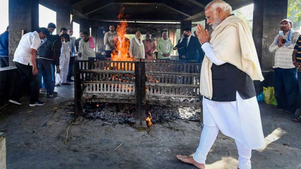 Politicians, well-wishers attend prayer meet for PM Modi's mother in Gujarat Politicians, well-wishers attend prayer meet for PM Modi's mother in Gujarat