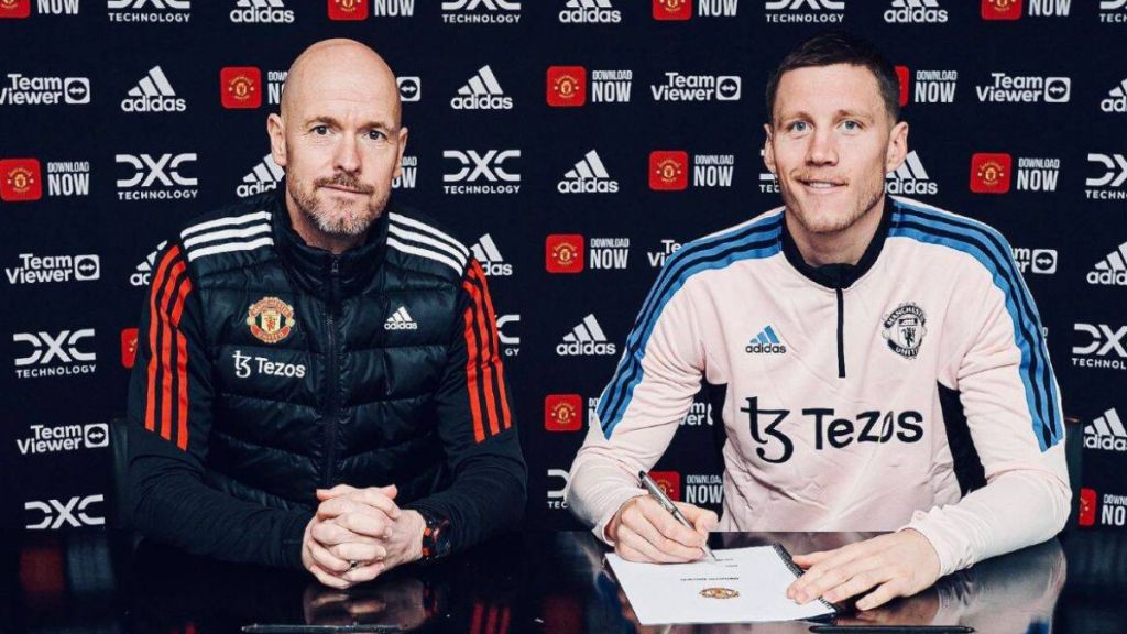 Erik Ten Hag with Wout Weghorst Erik Ten Hag with Wout Weghorst