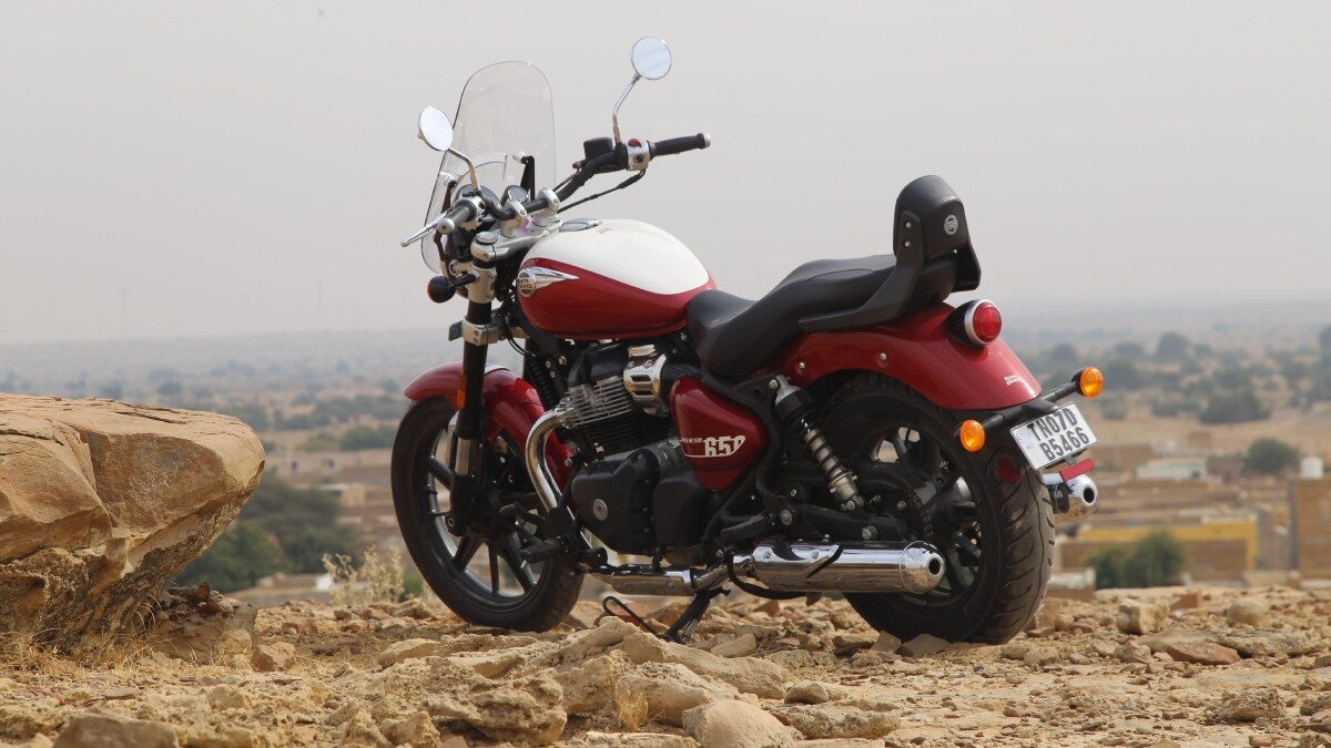 Powering the Royal Enfield Super Meteor 650 is a 650cc parallel-twin, air & oil-cooled motor that develops 46.3 bhp and 52.3 Nm of peak torque. The engine comes mated to a 6-speed manual gearbox.