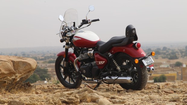 Royal Enfield Super Meteor 650 red