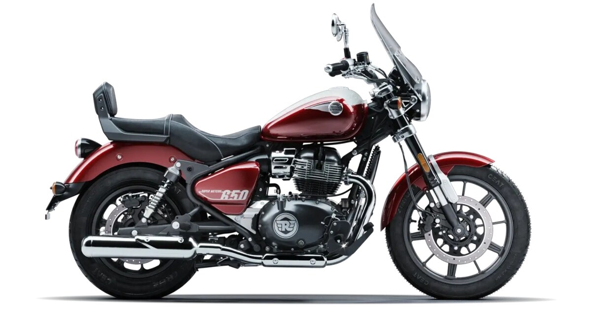Last but not the least, this is the Celestial Red colour variant of the Super Meteor 650.