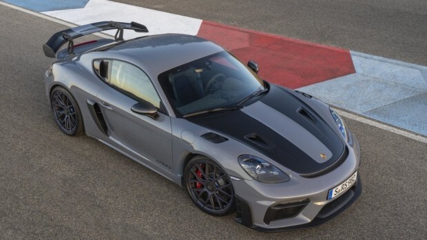 The 718 Cayman GT4 RS is powered by a 4-litre naturally aspirated engine which is capable of churning out 493bhp and a peak torque of 450 Nm. These power figures are on the higher side if compared with the regular Cayman GT4 as it produces 80bhp and 20 Nm more power.