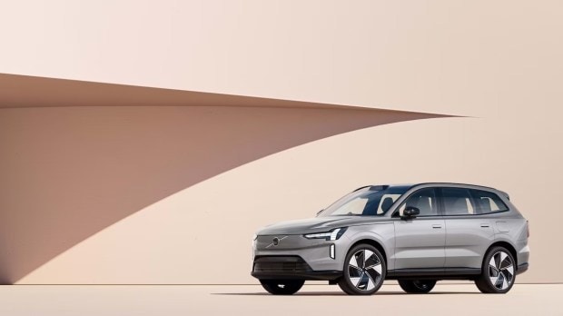 The EX90 supports fast charging and it can juice up from 10-80% in under 30 minutes.