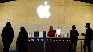 Apple to roll out iOS 16.3 update with iPhone 14 Pro display yellow line fix next week