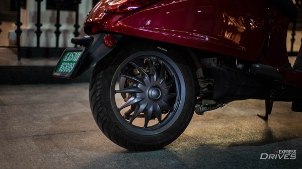 The suspension setup and low centre of gravity offer a plush ride.