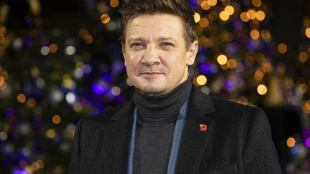 Jeremy Renner, Jeremy Renner accident, Jeremy Renner accident, Jeremy Renner injured, Jeremy Renner airlifted, What happened to Jeremy Renner, About Jeremy Renner accident, Jeremy Renner snow ploughing