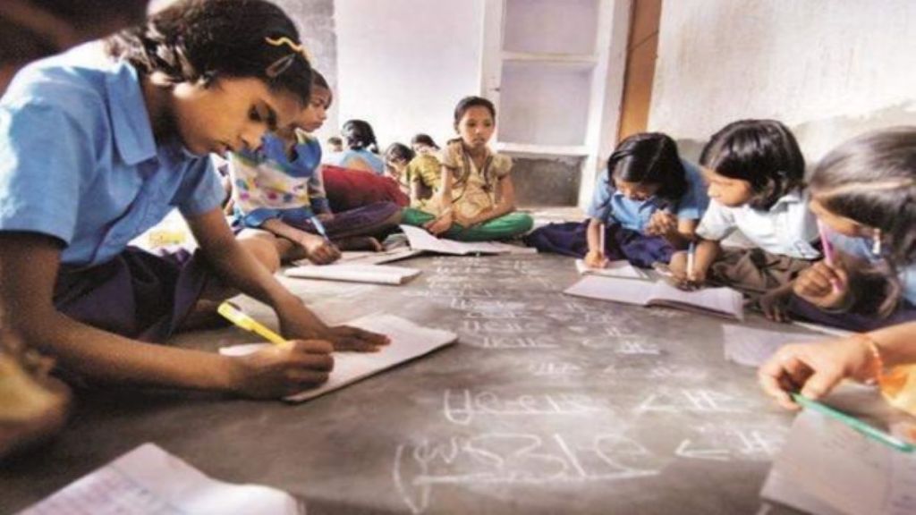 The number of people in Jammu and Kashmir who have migrated from outside and live in slum dwellings is estimated to be in lakhs.