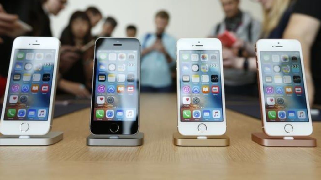 Smartphone, smartphones, smartphone market, smartphones in India, smartphone shipments, Canalys