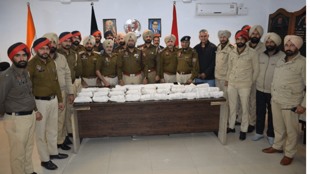 Punjab Police's ongoing campaign against drugs lead to sizeable Heroin recovery, three arrests Punjab Police's ongoing campaign against drugs lead to sizeable Heroin recovery, three arrests