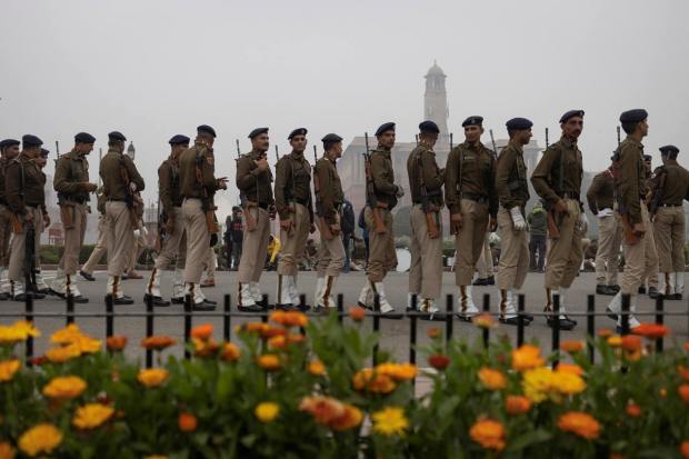 Indian policemen take part in the rehearsal for the Republic Day parade on a cold winter morning, in New Delhi, India, January 6, 2023. (Reuters Photo)