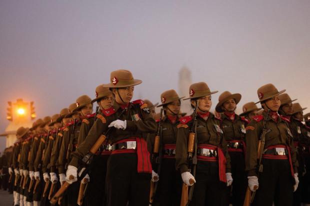 Indian soldiers take part in the rehearsal for the Republic Day parade on a cold winter morning, in New Delhi, India, January 6, 2023. (Reuters Photo)