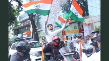 Dipak Bharwad, Dipak Bharwad tiranga, Dipak Bharwad republic day, Dipak Bharwad 50-km Tiranga Yatra