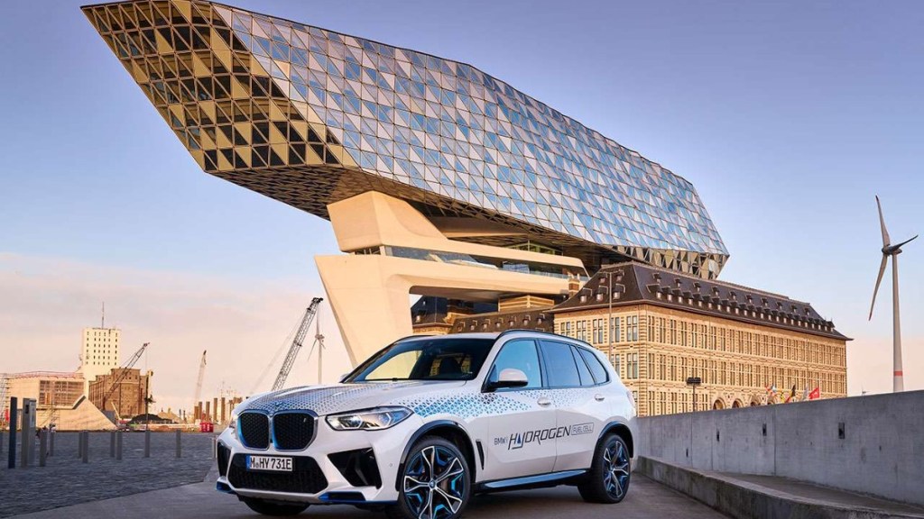 First hydrogen-operated BMW iX5 Hydrogen models hit the road