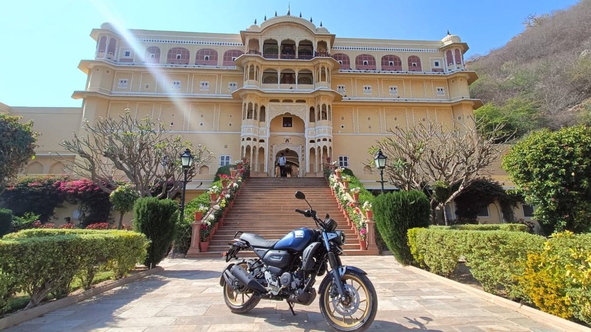 In terms of hardware, the FZ-X gets telescopic front forks and a mono-shock absorber at the rear. Braking duties are performed by disc brakes at either end with a single-channel ABS as standard.